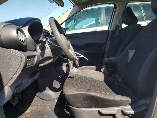 2021 NISSAN KICKS