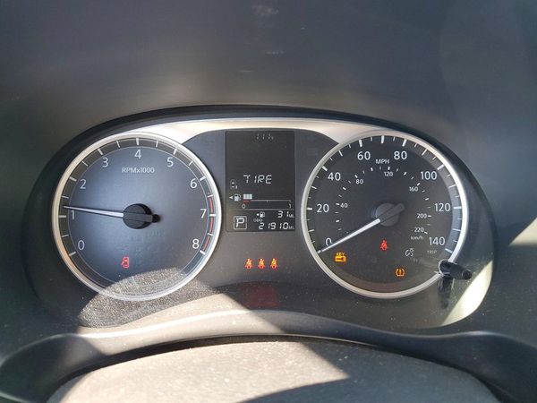 2021 NISSAN KICKS