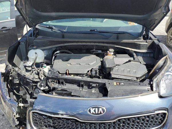 2019 KIA SPORTAGE LX — Engine bay