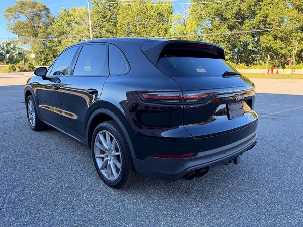2019 PORSCHE CAYENNE