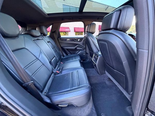 2019 PORSCHE CAYENNE