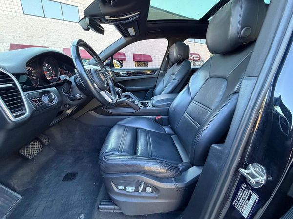 2019 PORSCHE CAYENNE