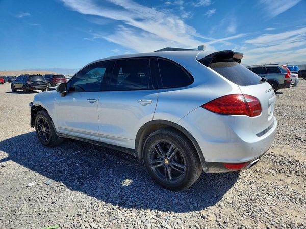 2012 PORSCHE CAYENNE