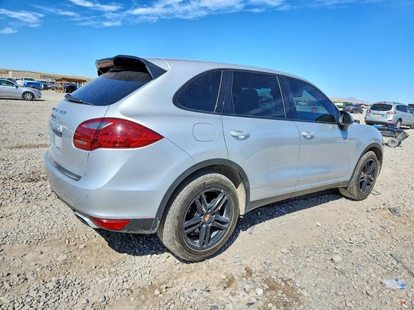 2012 PORSCHE CAYENNE