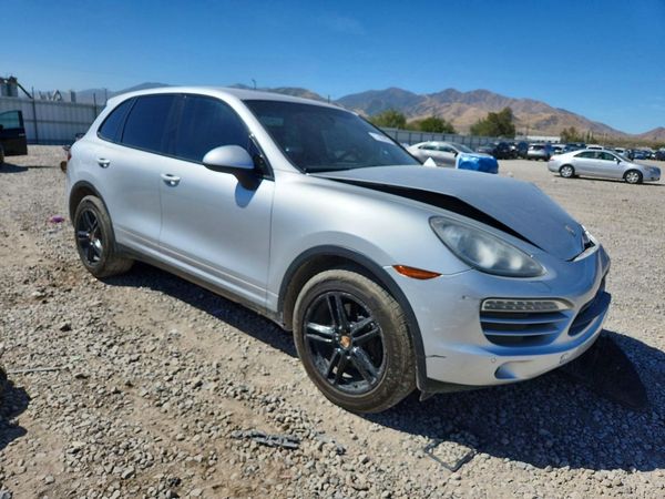 2012 PORSCHE CAYENNE