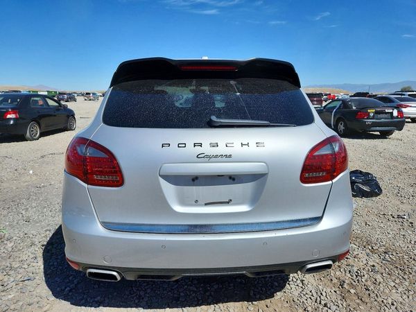 2012 PORSCHE CAYENNE