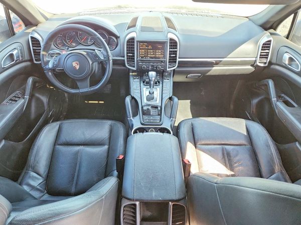 2012 PORSCHE CAYENNE