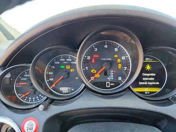 2012 PORSCHE CAYENNE