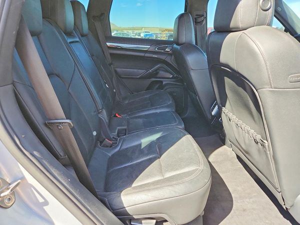 2012 PORSCHE CAYENNE