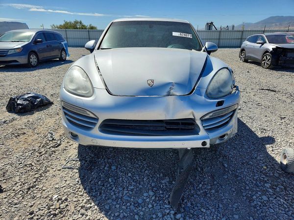 2012 PORSCHE CAYENNE