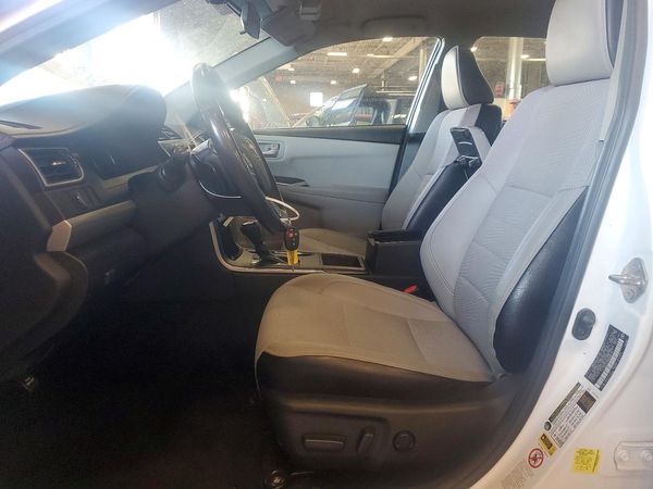 2017 TOYOTA CAMRY