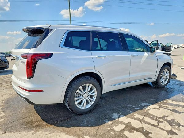 2024 CADILLAC XT6 Luxury