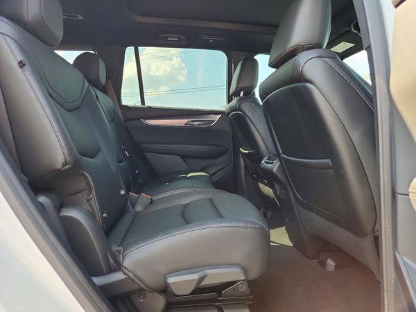 2024 CADILLAC XT6 Luxury