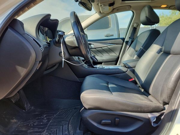2017 INFINITI Q50