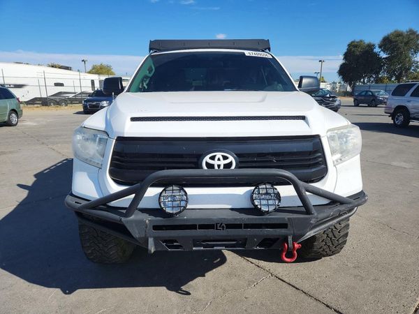 2017 TOYOTA TUNDRA