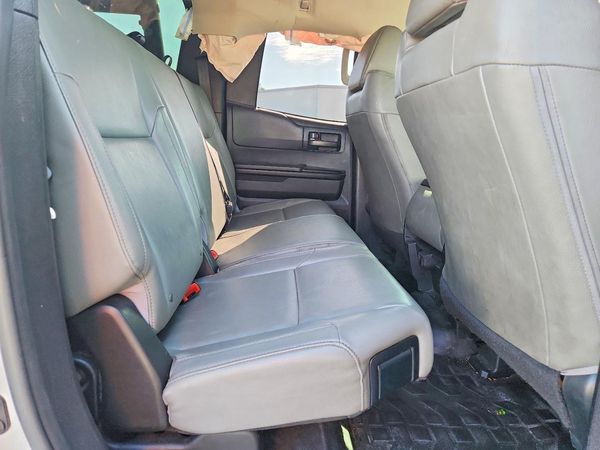 2017 TOYOTA TUNDRA