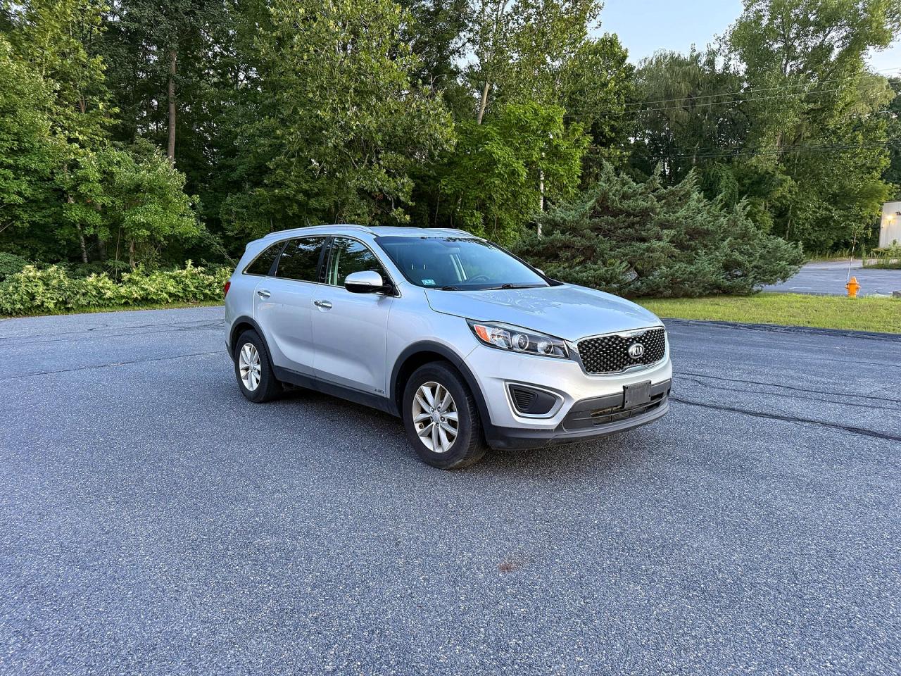 2016 KIA SORENTO L / LX