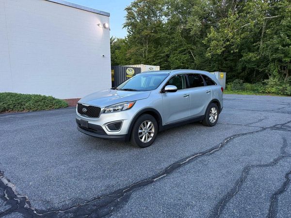 2016 KIA SORENTO L / LX