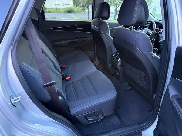 2016 KIA SORENTO L / LX