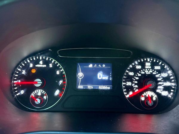 2016 KIA SORENTO L / LX