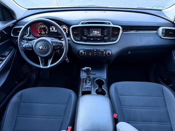 2016 KIA SORENTO L / LX