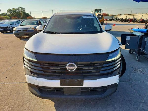 2025 NISSAN KICKS
