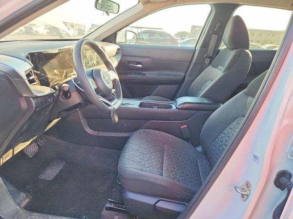 2025 NISSAN KICKS