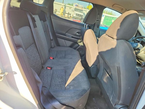 2025 NISSAN KICKS