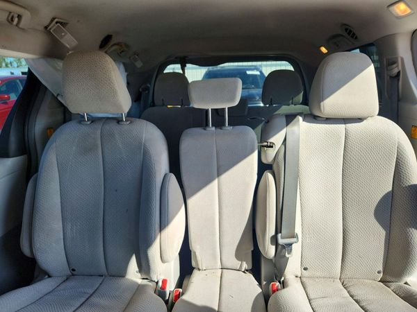 2013 TOYOTA SIENNA
