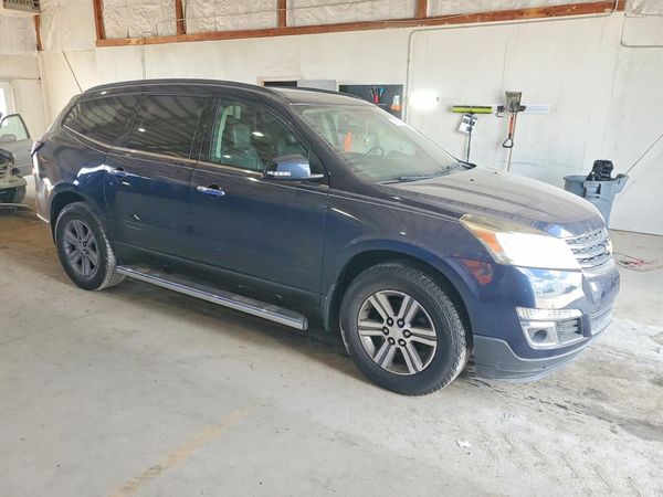 2017 CHEVROLET TRAVERSE 2LT — Passenger 3/4
