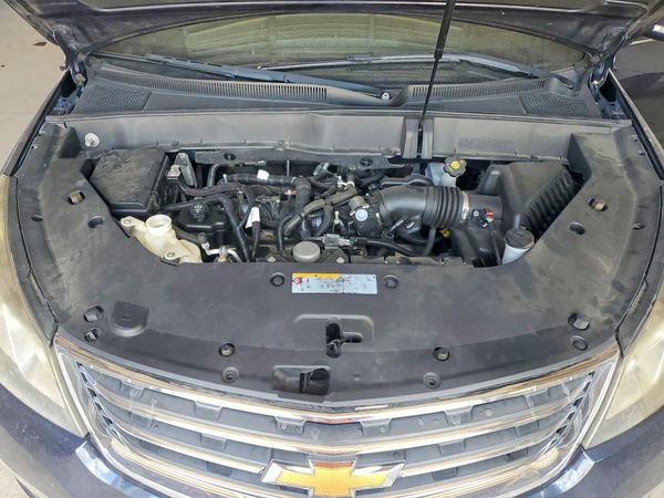 2017 CHEVROLET TRAVERSE 2LT — Engine bay