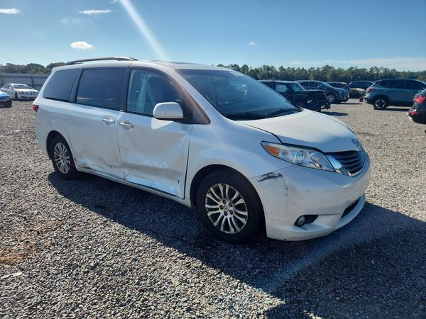 2015 TOYOTA SIENNA