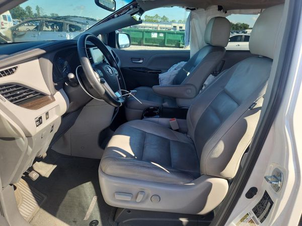 2015 TOYOTA SIENNA