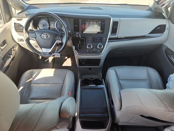 2015 TOYOTA SIENNA