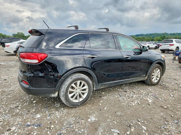 2017 KIA SORENTO L, LX