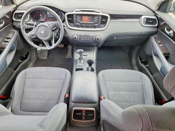 2017 KIA SORENTO L, LX