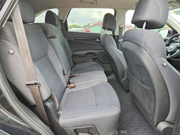2017 KIA SORENTO L, LX