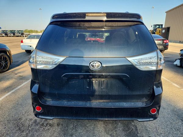 2017 TOYOTA SIENNA