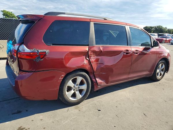 2016 TOYOTA SIENNA