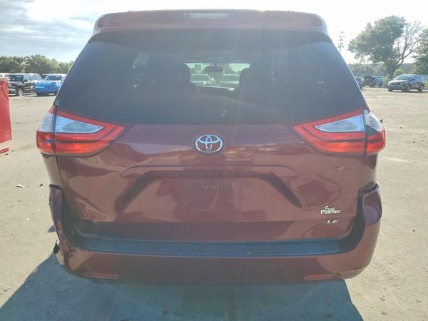 2016 TOYOTA SIENNA