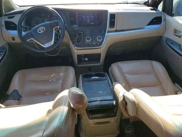 2016 TOYOTA SIENNA