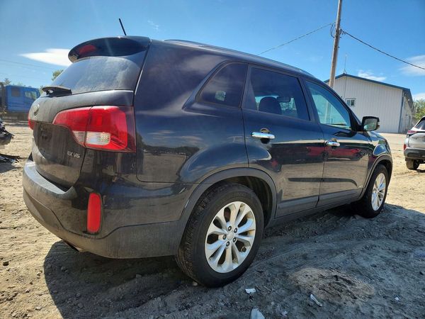 2015 KIA SORENTO GLS