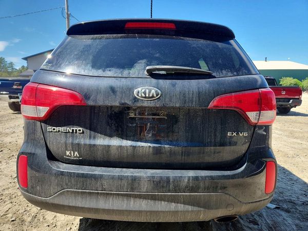 2015 KIA SORENTO GLS