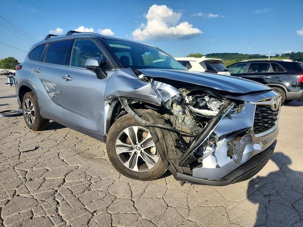 2021 TOYOTA HIGHLANDER XLE Nav