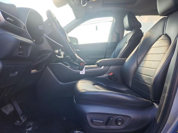 2021 TOYOTA HIGHLANDER XLE Nav