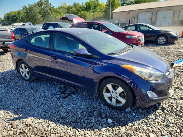 2013 HYUNDAI ELANTRA