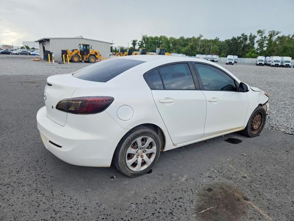 2013 MAZDA 3 SV/Base