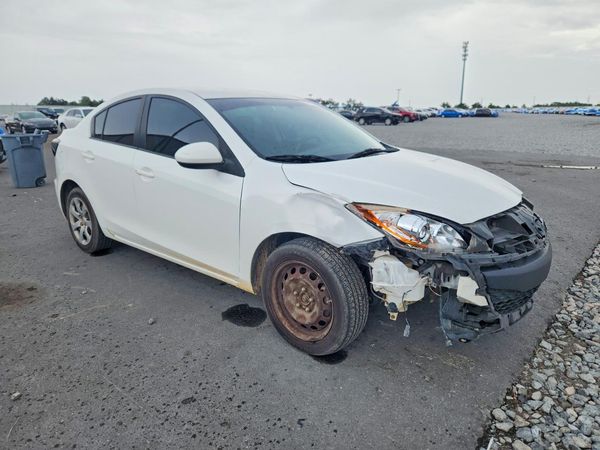 2013 MAZDA 3 SV/Base