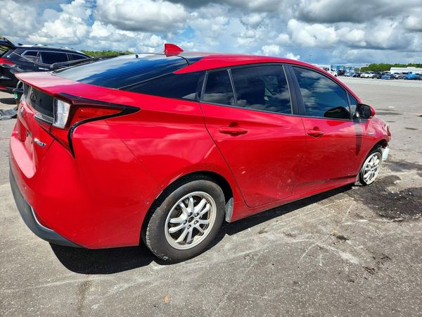2021 TOYOTA PRIUS