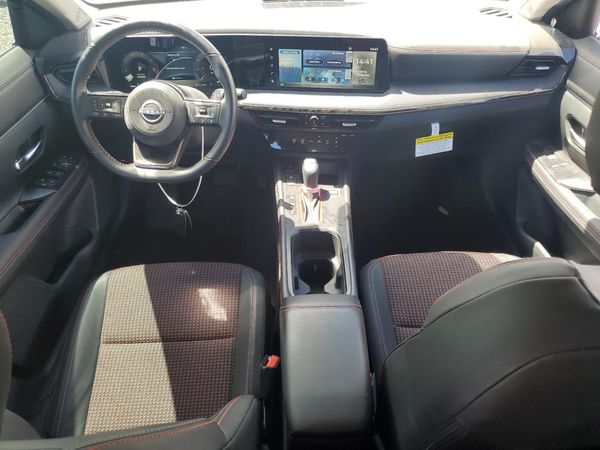 2025 NISSAN KICKS